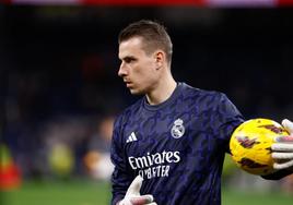 Andriy Lunin, antes del Real Madrid-Sevilla del pasado domingo.