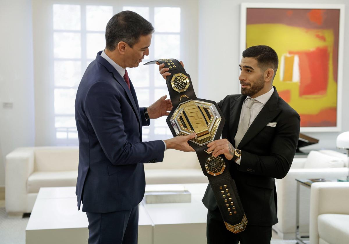 Pedro Sánchez recibe al campeón de la UFC en la categoría de peso pluma, Ilia Topuria