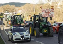 Varios tractores en una de las protestas