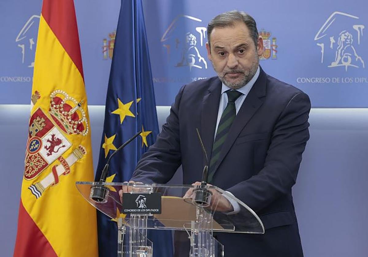 José Luis Ábalos, el día que comunicó que pasaba al Grupo Mixto.