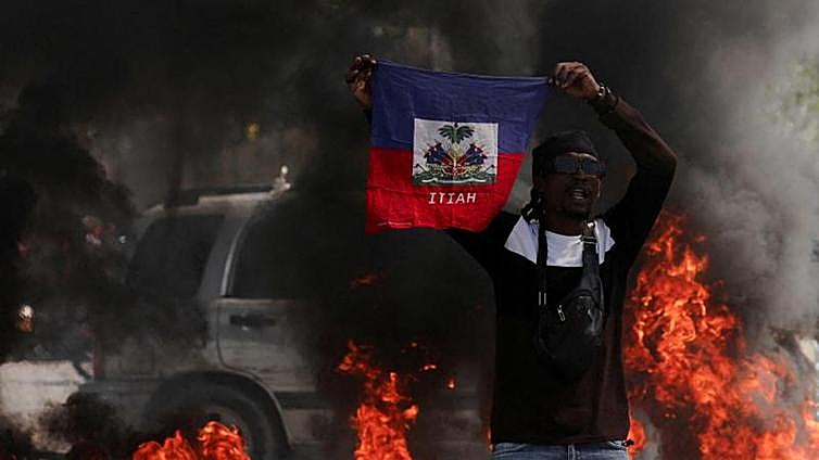 Las bandas criminales de Haití liberan a 3.000 presos tras asaltar la cárcel de Puerto Príncipe