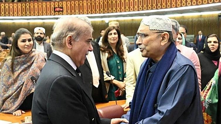La familia Sharif recupera el poder absoluto en Pakistán