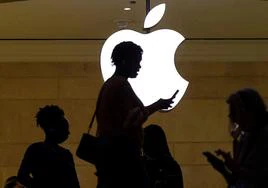 Bruselas impone una multa histórica de 1.840 millones a Apple