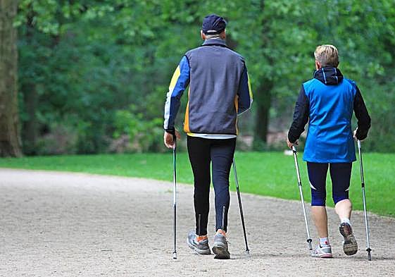La actividad física es beneficiosa para la salud incluso cuando no se le dedica mucho tiempo.