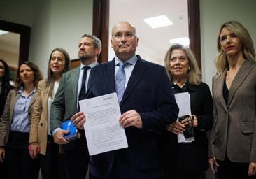 PSOE y PP libran una batalla feroz por la continuidad en el Congreso de  Armengol | El Correo