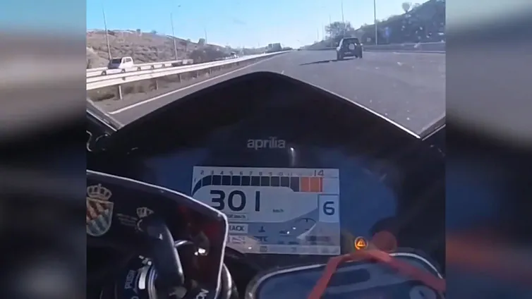 Vídeo de un motorista a 300 kilómetros por hora en Madrid