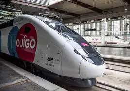 Un tren de Ouigo en la estación de Atocha.