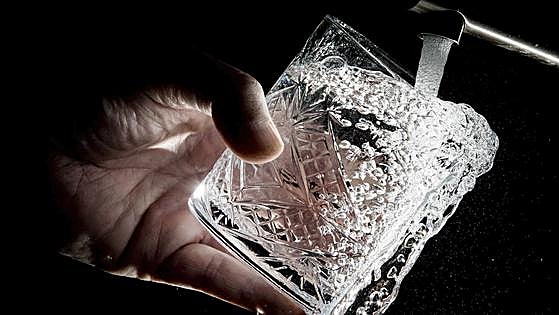 La contaminación del agua llega a los grifos de casa