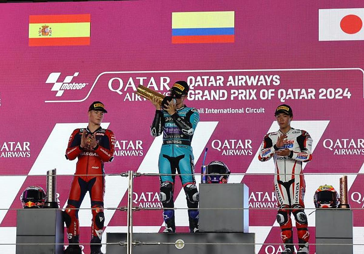 David Alonso, en lo más alto del podio en el circuito de Losail.