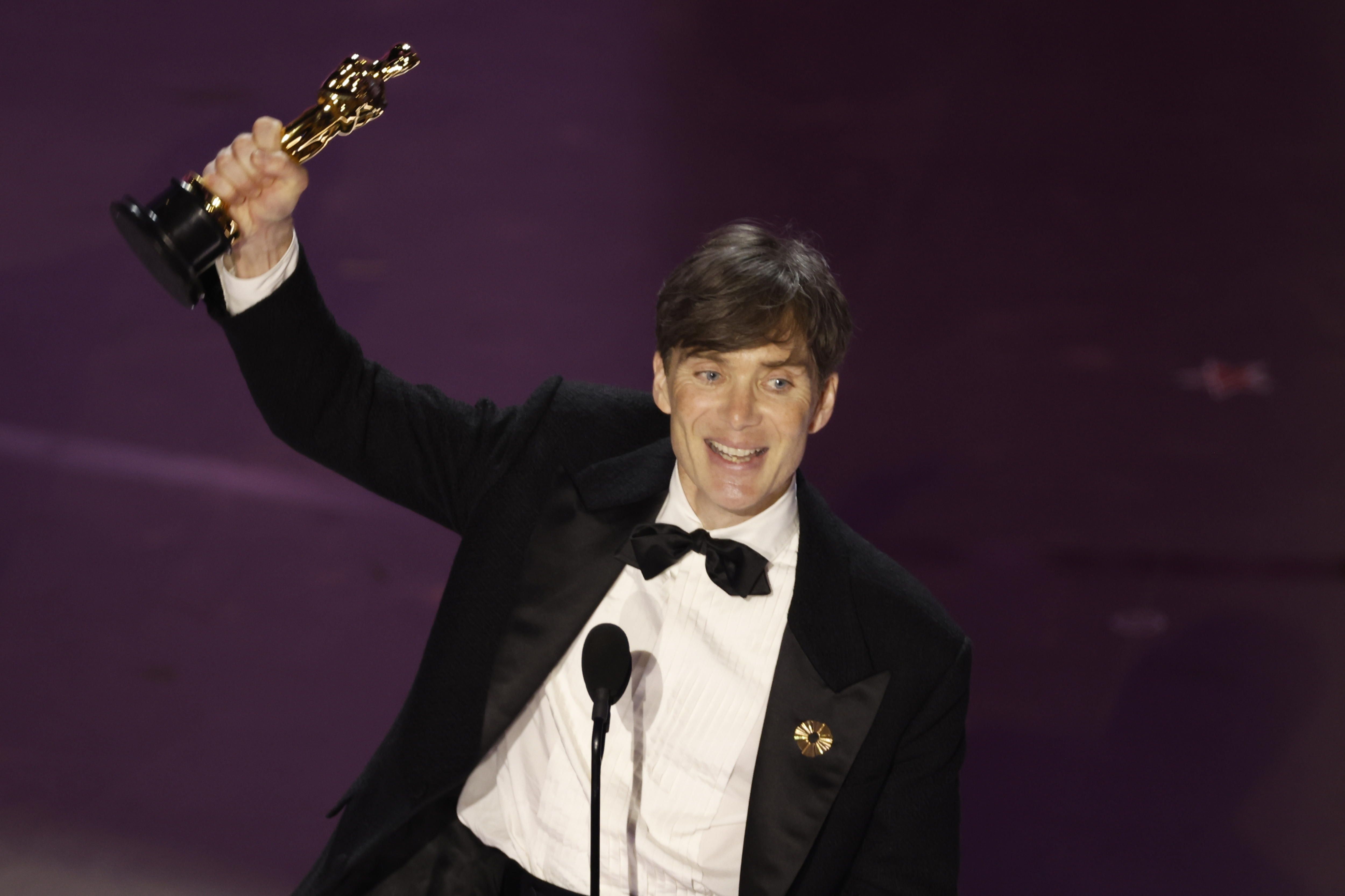 Cillian Murphy, con el Oscar a mejor actor por 'Oppenheimer'. / Efe