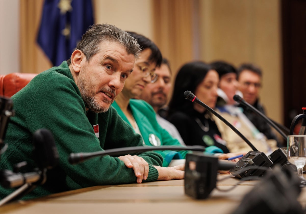 Juan Carlos Unzué, el pasado 20 de febrero, cuando leyó la cartilla a los diputados.