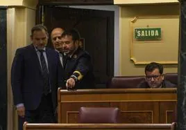 El diputado del Grupo Mixto José Luis Ábalos en su escaño durante pleno del Congreso de los Diputados este jueves
