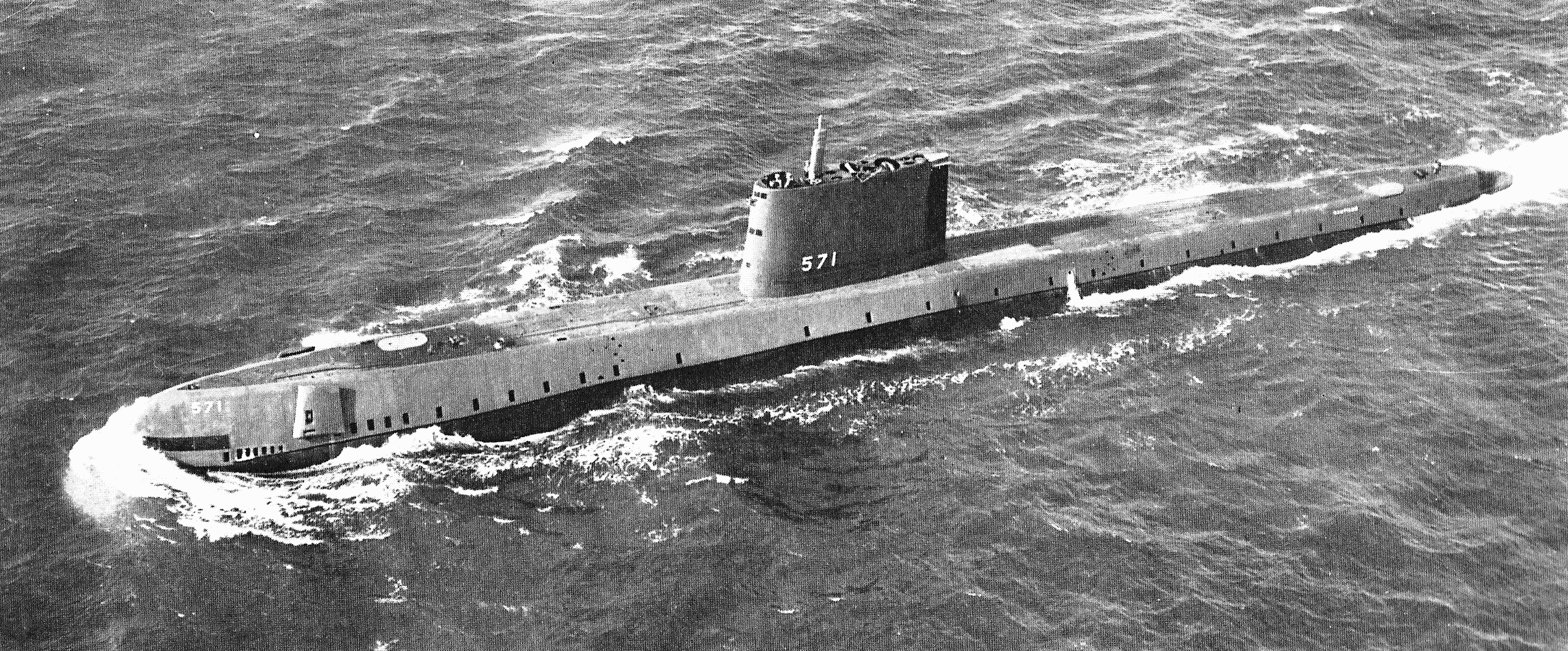 USS Nautilus, 20 Ocak 1955'teki ilk deniz denemeleri sırasında.