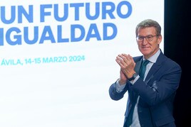 Feijóo clausura en Ávila las jornadas 'Diputaciones, cabildos y consells: por un futuro en igualdad'.