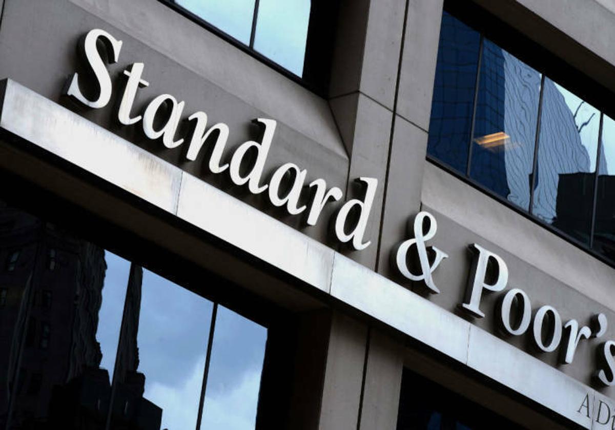 S&P mantiene la calificación de España pese a las «fragilidades políticas»