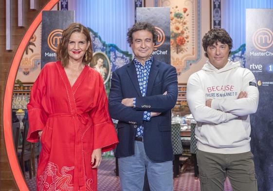 Samantha Vallejo-Nágera, Pepe Rodríguez y Jordi Cruz repiten de nuevo como jurado del emblemático programa de cocina de TVE.