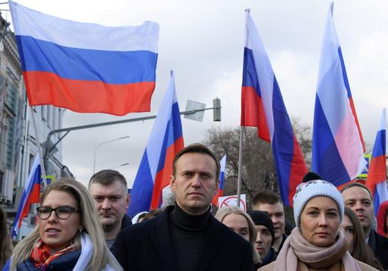 Lyubov Sobol, el fallecido opositor ruso Alexéi Navalni y su viuda, Julia Navalnáya, en una imagen de archivo.