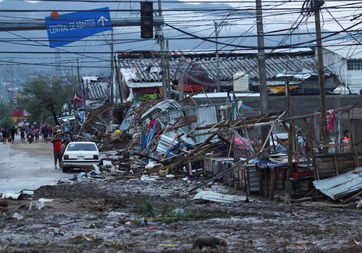 Efectos de Otis a su paso por Acapulco en octubre de 2023.