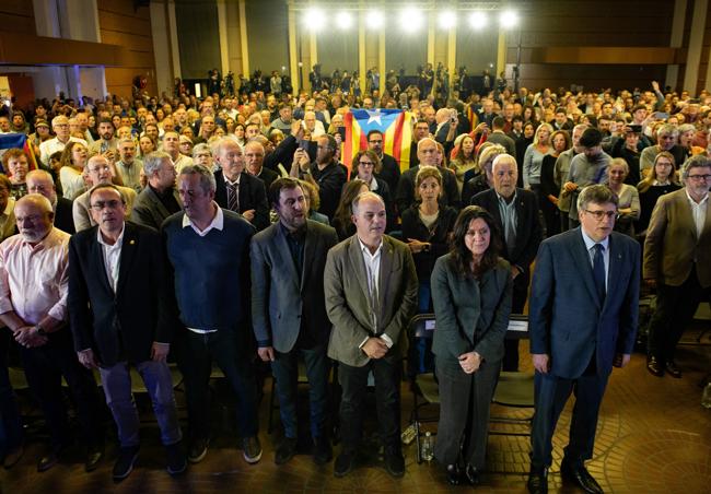 Aspecto general de la sala del Ayuntamiento de Elna donde presentó su candidatura Puigdemont.