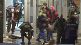 Imagen de archivo del rescate de los rehenes en el teatro Dubrovka.