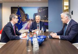 Bolaños, junto con Reynders, y González Pons, en la reunión que mantuvieron en Bruselas el pasado 31 de enero