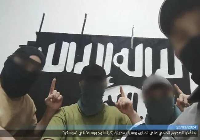 El Estado Islámico publica una imagen de los cuatro supuestos responsables del atentado en Rusia.