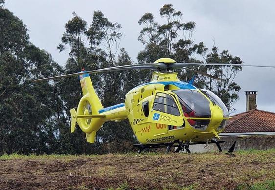Un helicoptero del servicio de emergencias de la Xunta.
