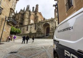 La policía científica ha estado investigando en la mañana de este domingo.