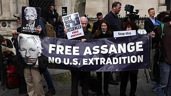 Assange logra retrasar su entrega hasta que EE UU garantice que no le condenará a muerte