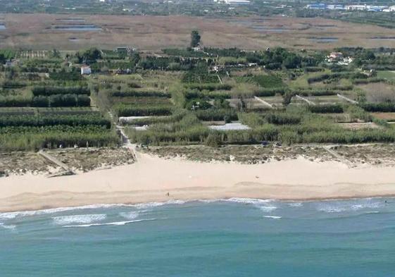 La playa de l'Ahuir y sus 600 metros de largo protagonizan la disputa territorial entre los municipios valencianos de Gandía y Xeraco.