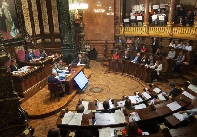 Una sesión del pleno municipal del Ayuntamiento de Barcelona.