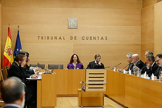 El TC reaviva el 'procés' y da 10 días a la Fiscalía para presentar sus conclusiones