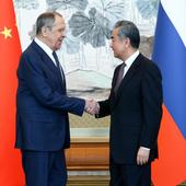 China se compromete con Lavrov a fortalecer la «cooperación estratégica» con Rusia