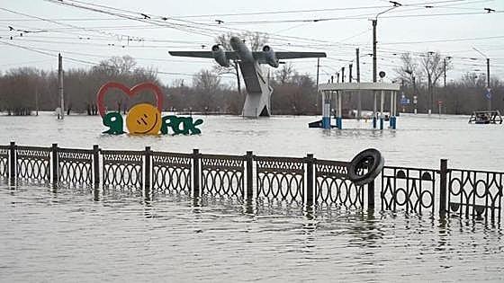 Rusia y Kazajistán evacúan a más de 90.000 personas por graves inundaciones