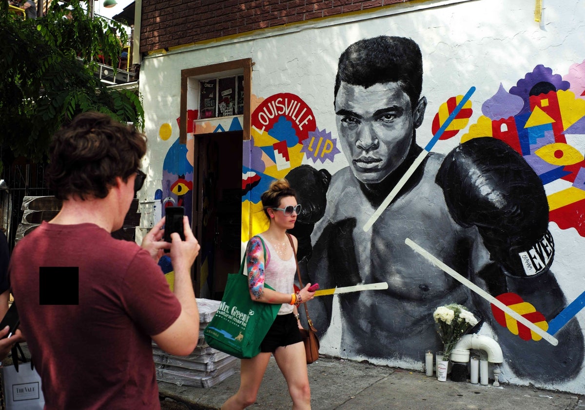 Mural en Nueva York en homenaje a Muhammad Ali, que murió por el mal de Parkinson.