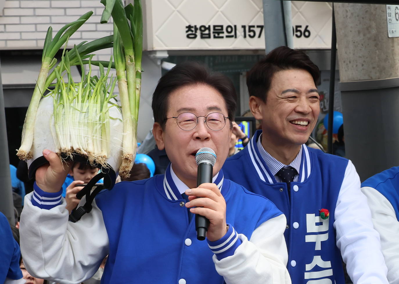 El líder opositor, Lee Jae-myung, ha utilizado el vegetal como imagen de campaña.