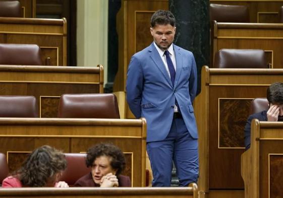 El portavoz de ERC, Gabriel Rufián, regresa al Congreso tras su baja paternal.