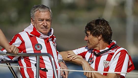 Los héroes del 84 vuelven a disfrutar de la gabarra