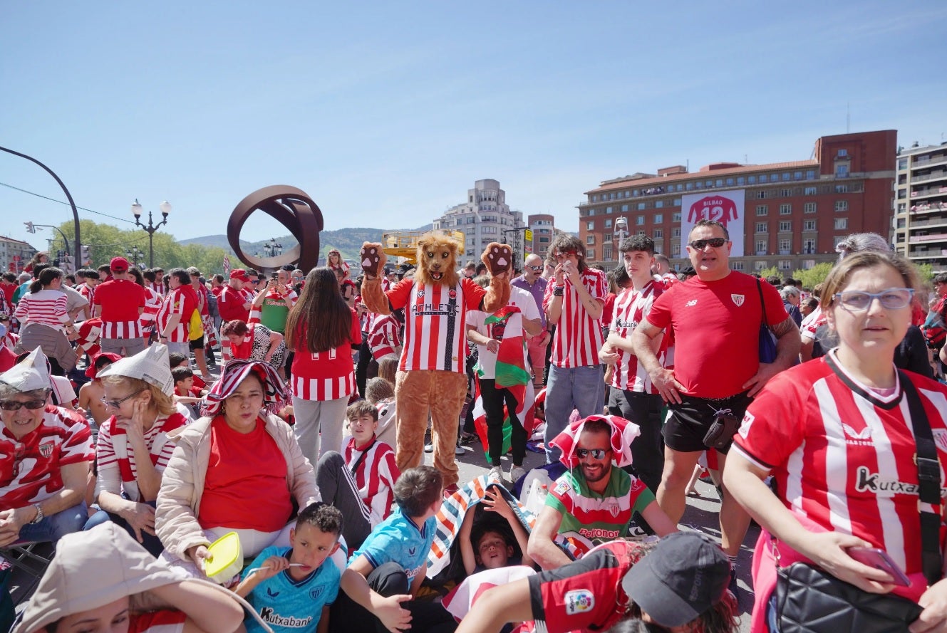 Las imágenes de la fiesta de la gabarra en Bilbao