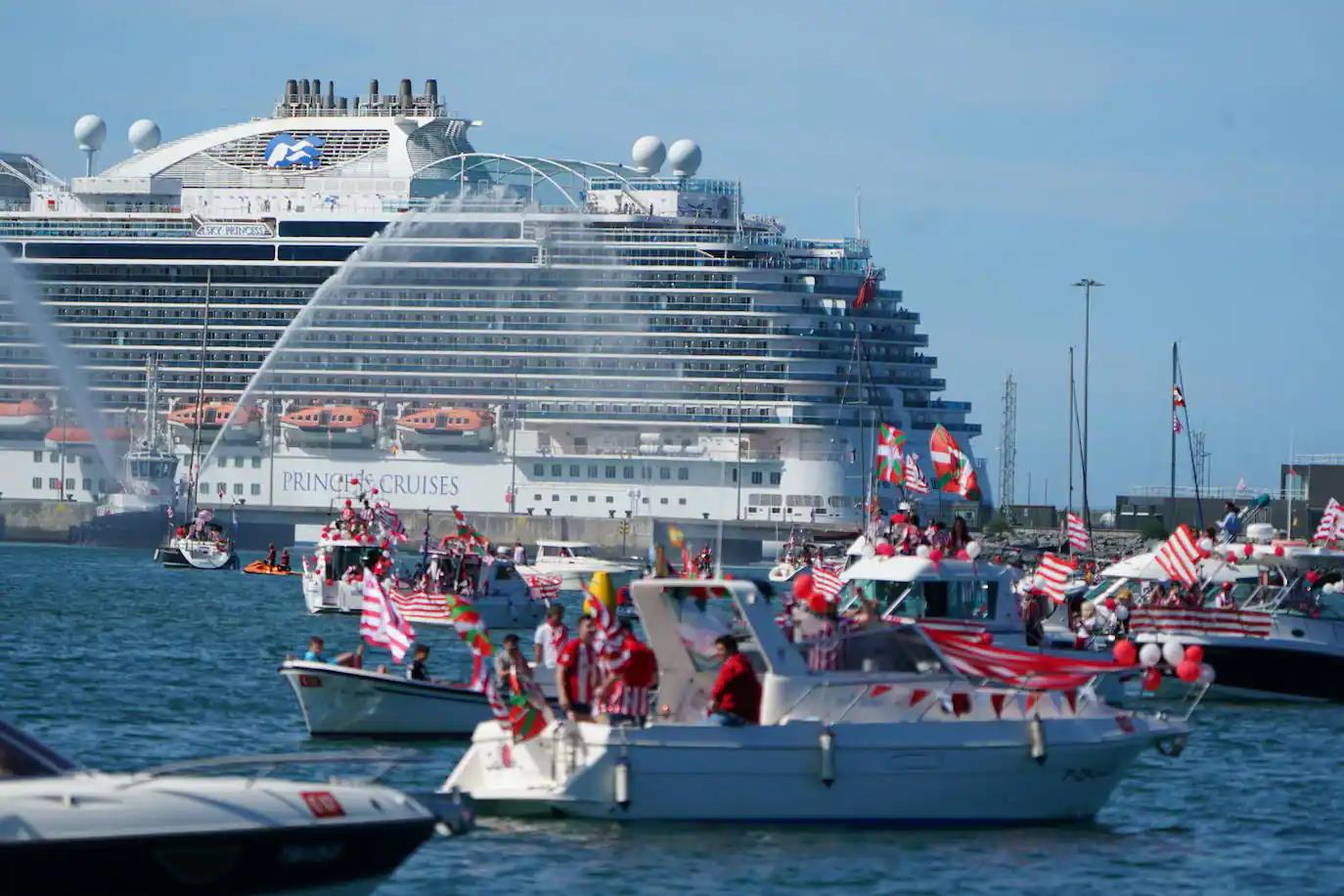 Las imágenes de la fiesta de la gabarra en Bilbao