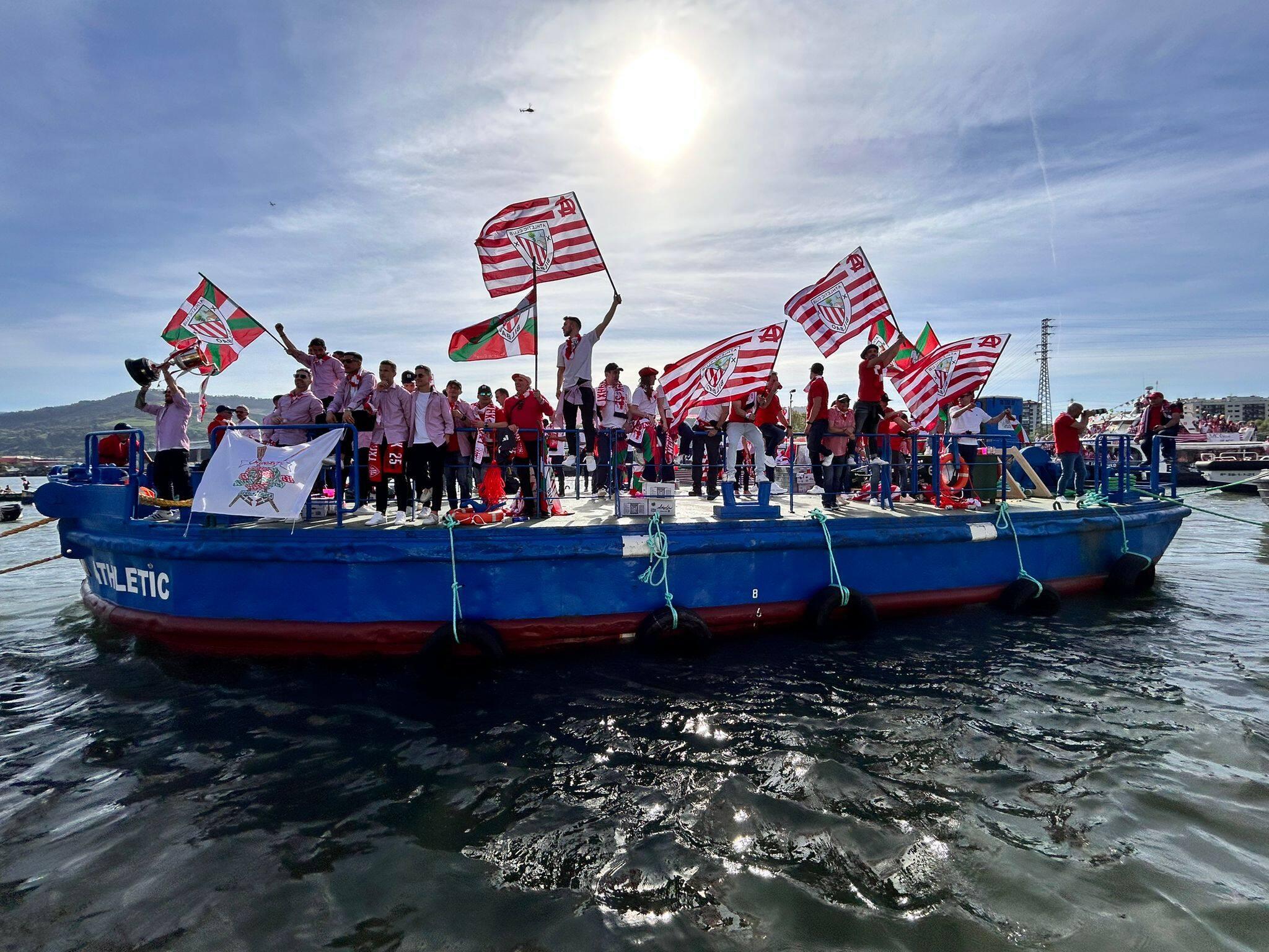 Las imágenes de la fiesta de la gabarra en Bilbao