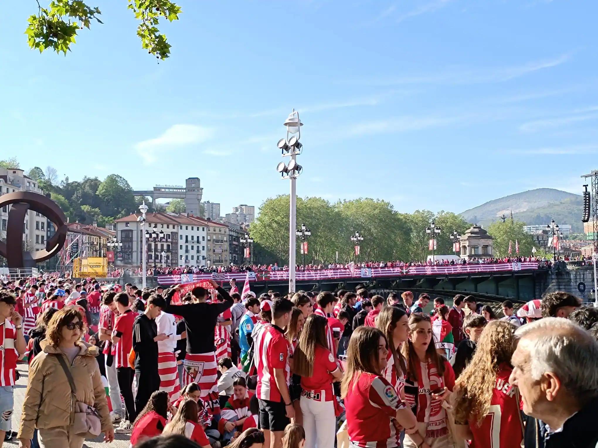 Las imágenes de la fiesta de la gabarra en Bilbao