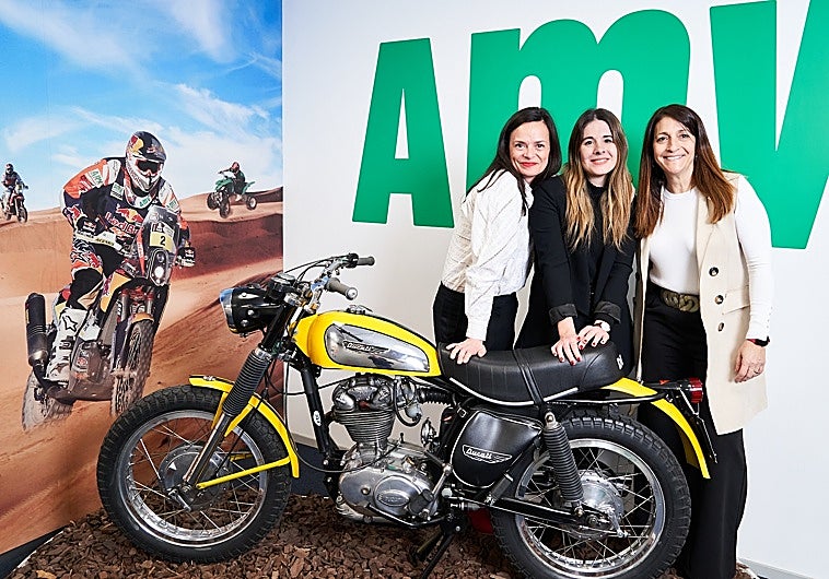 De izquierda a derecha Audrey Pujol, directora de Marketing y Comunicación de AMV Francia y España, Beatriz Roselló, coordinadora de Comunicación y Mónica Galera, directora general adjunta