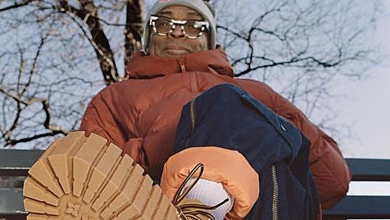 Los creadores de las polémicas botas rojas crean una versión de las icónicas Timberland