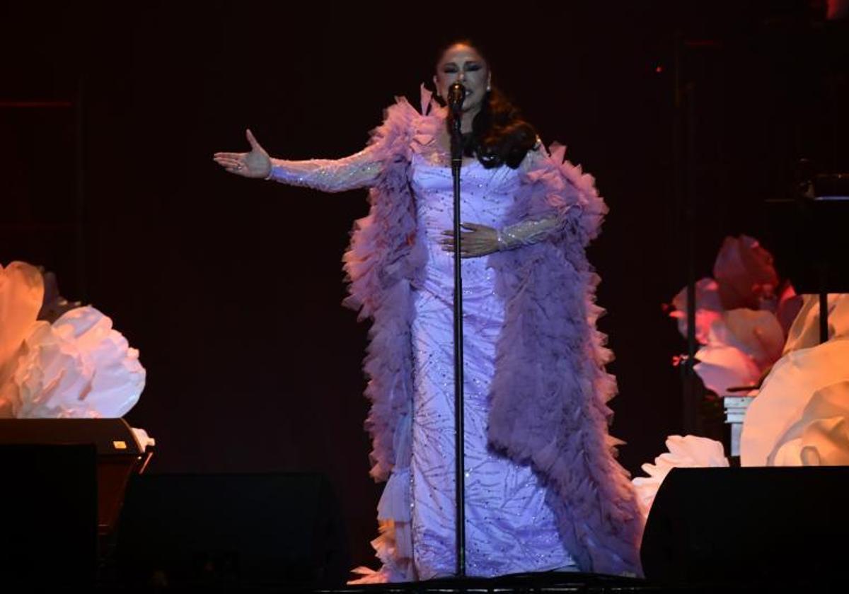 Isabel Pantoja, durante el concierto en Madrid.