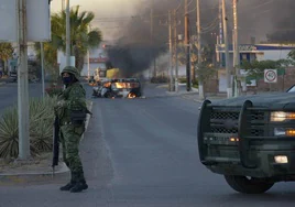 Pese a los intentos de la policía federal contra los grupos criminales, conrinúan sembrando el pánico en Pitiquito.
