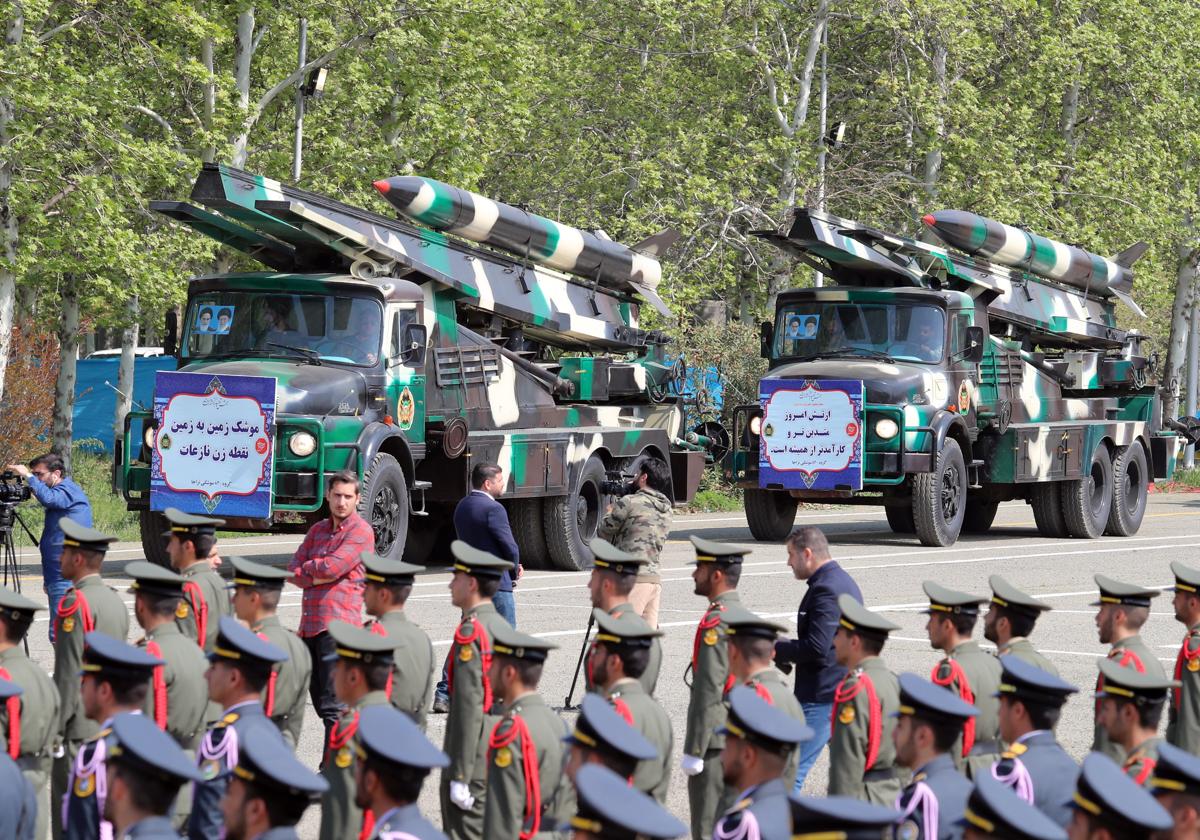 Desfile militar realizado ayer en Teherán.