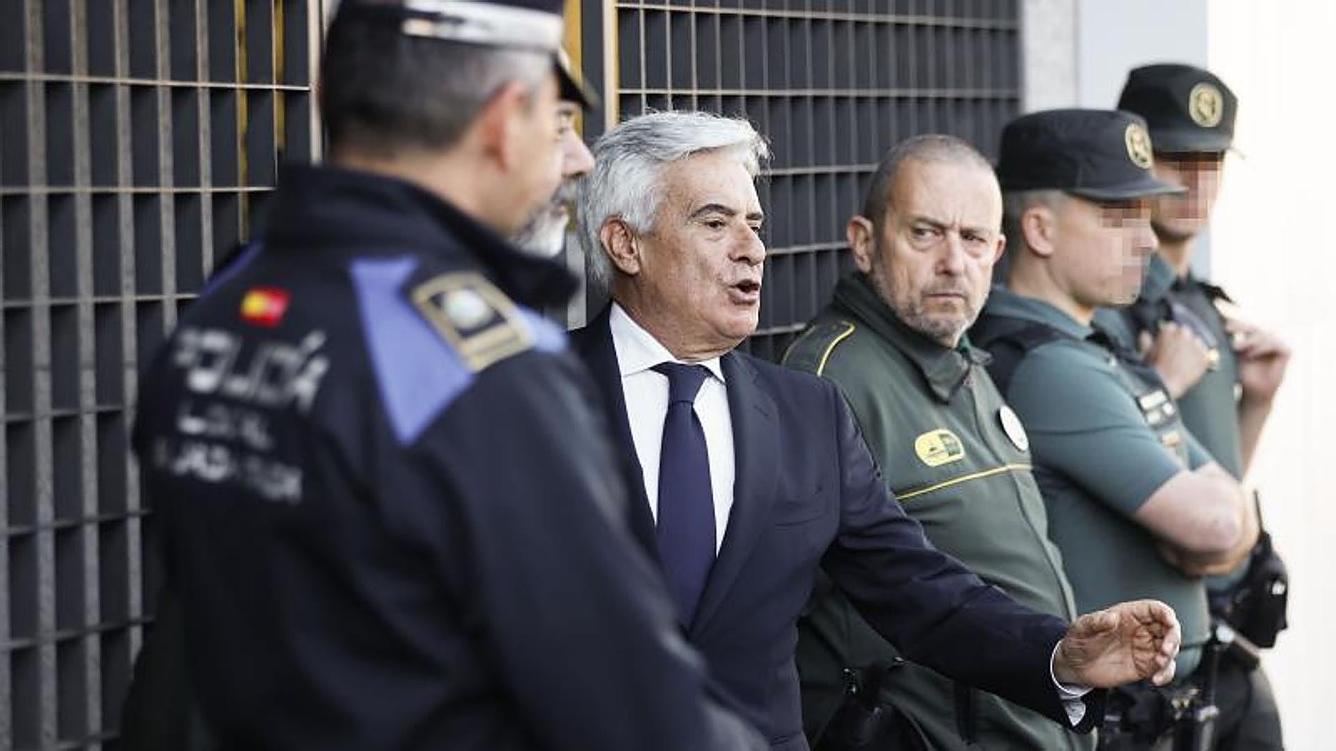 Dokuz federatif baron Rocha'dan uzaklaşıp kendilerini CSD'nin ellerine teslim ediyor