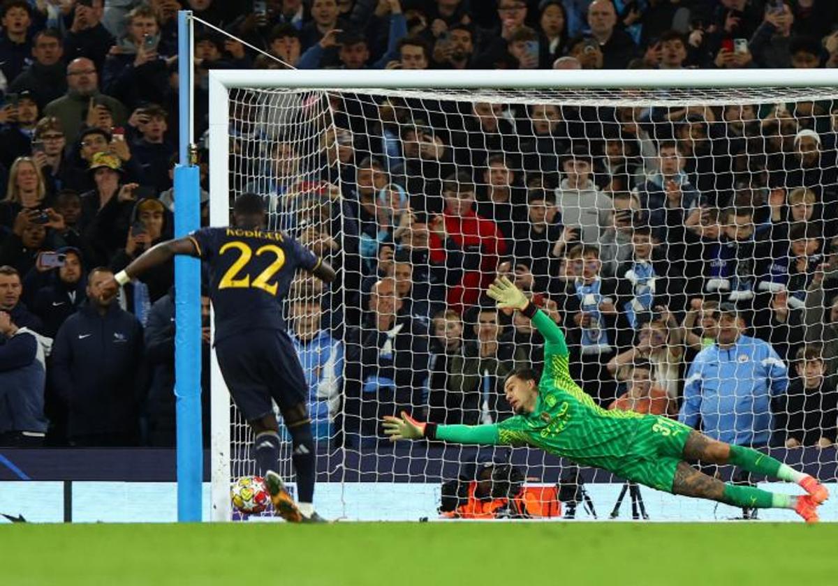 Antonio Rüdiger marca el gol decisivo en los penaltis ante el City.