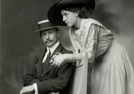 Autorretrato de Franzen con su hija Mimí (1910).